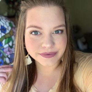 Meet your Posher, Hailey